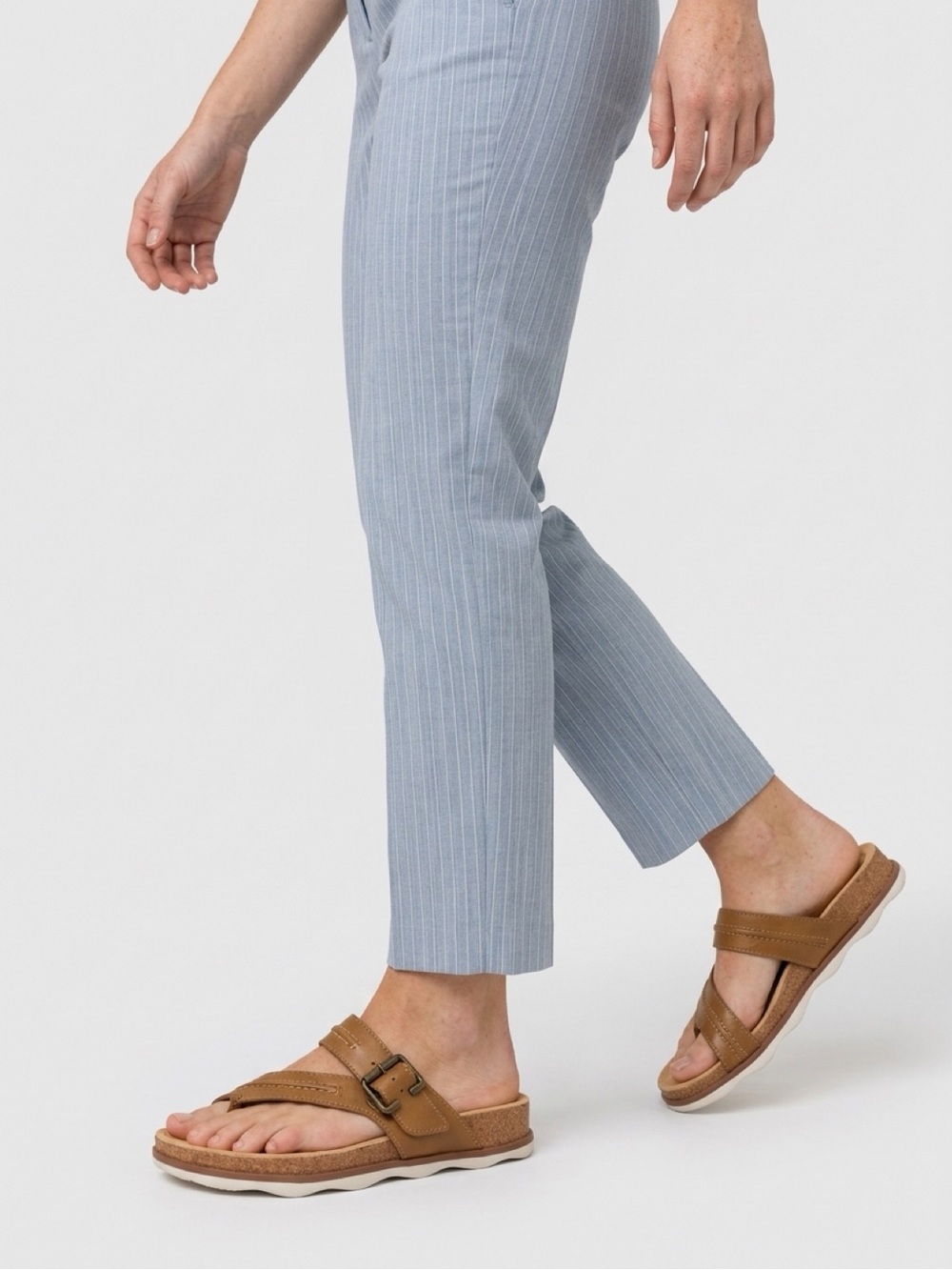 Clarks Collection Brynn Madi Light Brown Sandals – Women’s Size 6
